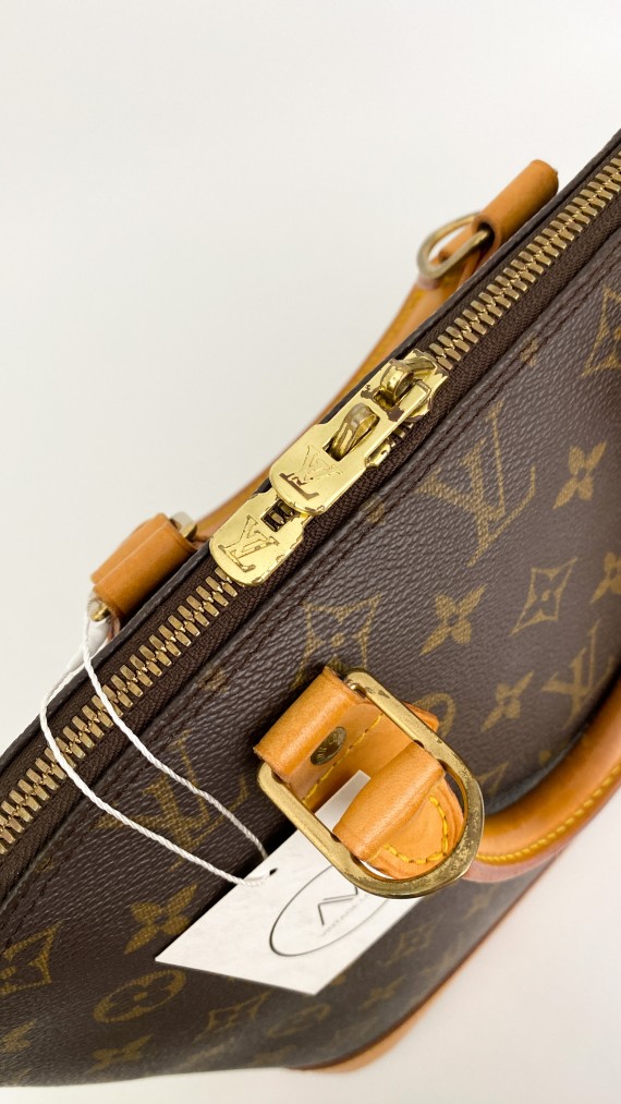 Louis Vuitton, Alma PM bag. - Bukowskis