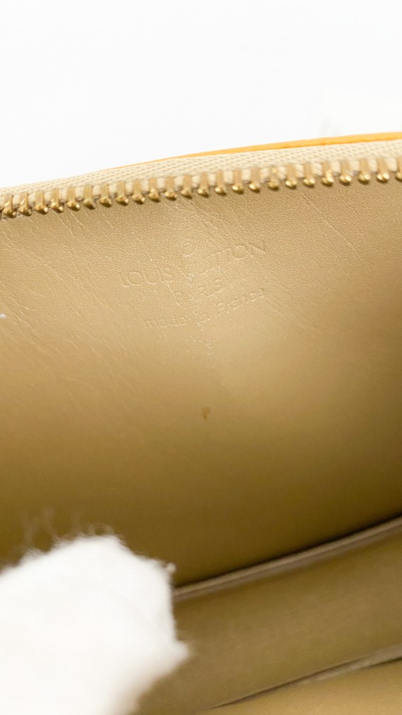 Louis Vuitton Vernis Pochette Bag
