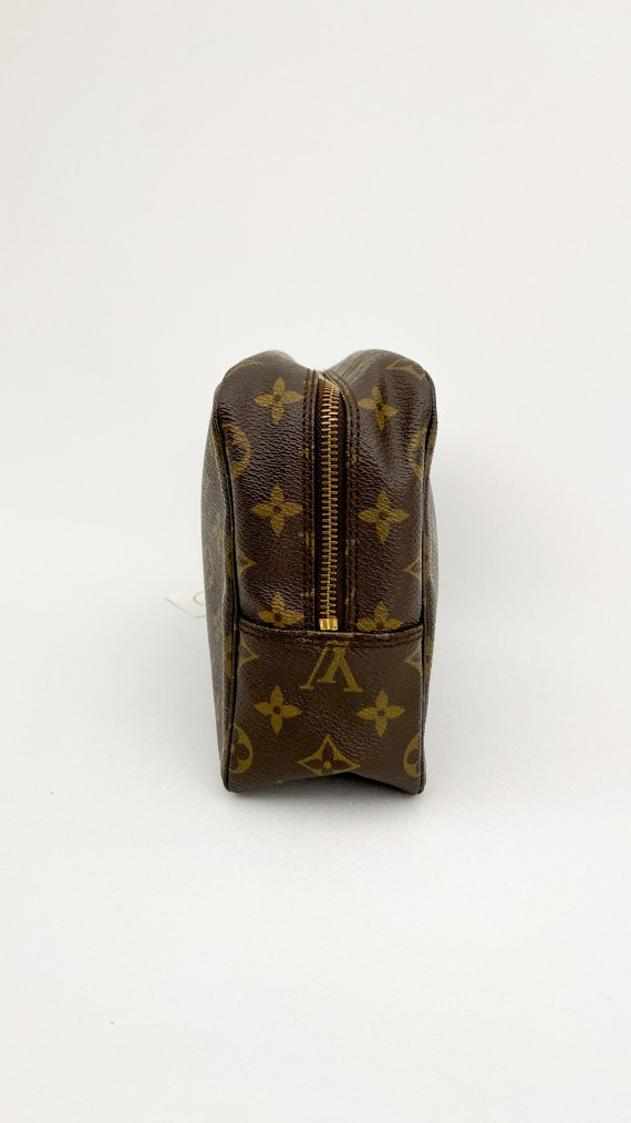 Louis Vuitton Toalett Mappe Size 28