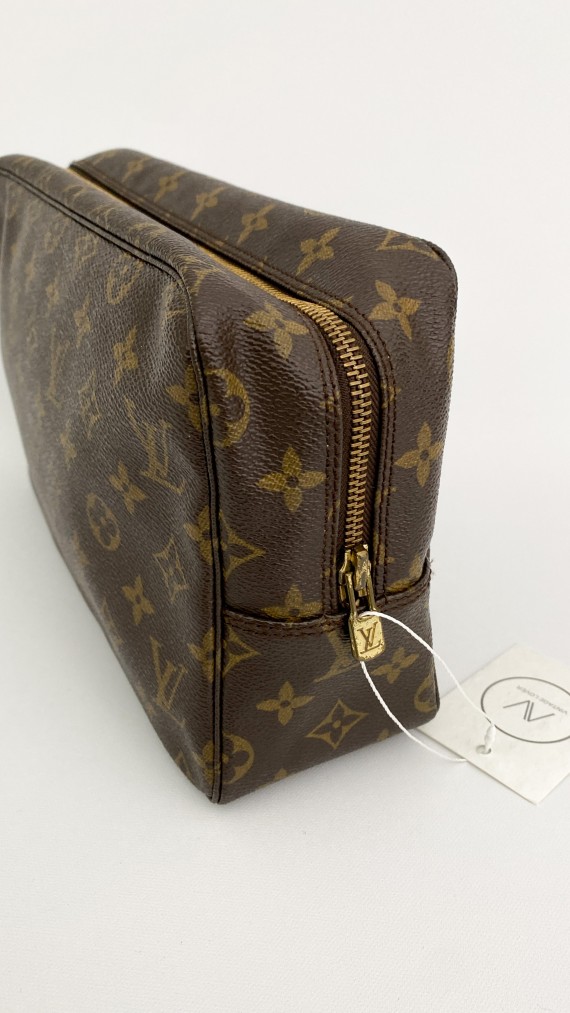 Louis Vuitton Toalett Mappe Size 28