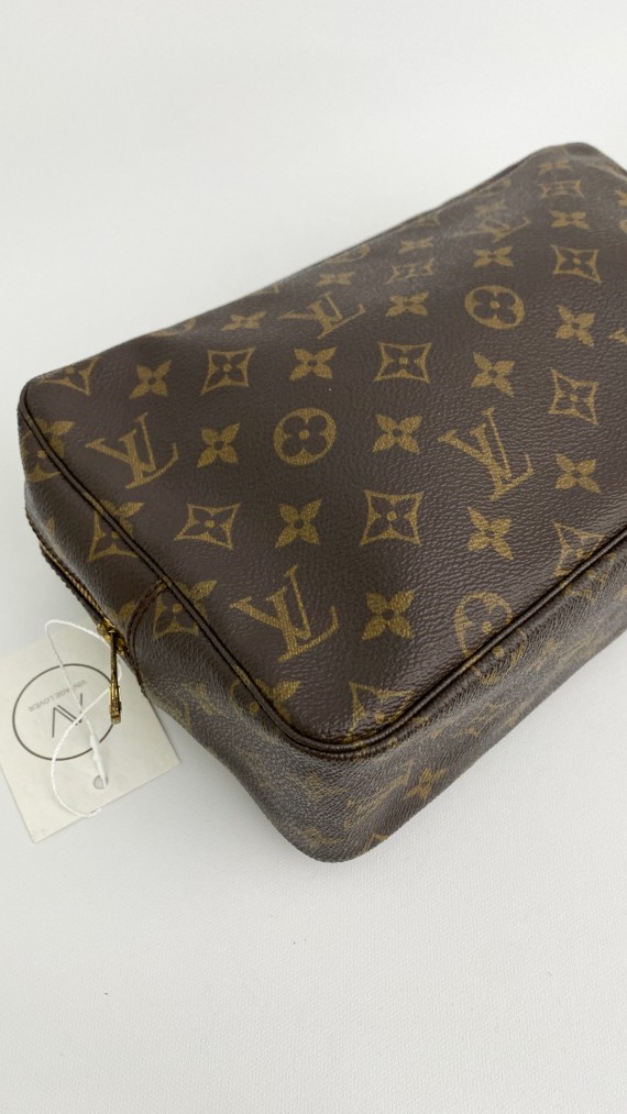 Louis Vuitton Toalett Mappe Size 28