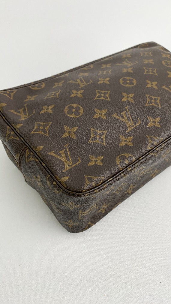 Louis Vuitton Toalett Mappe Size 28