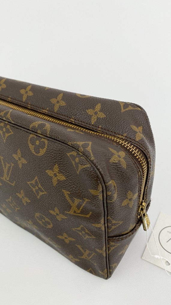 Louis Vuitton Toalett Mappe Size 28