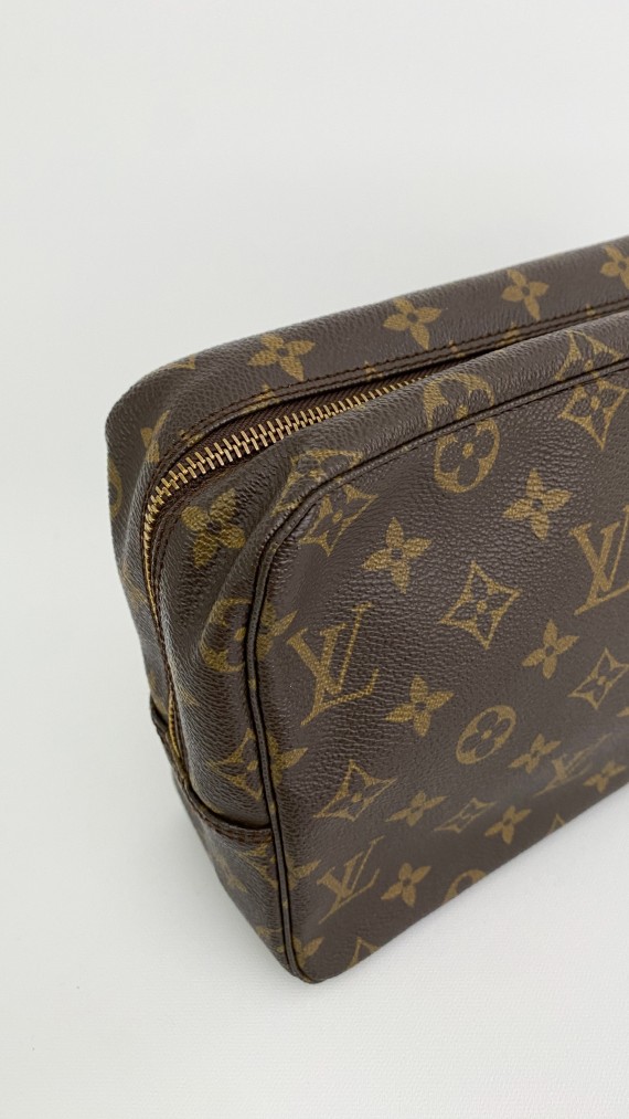 Louis Vuitton Toalett Mappe Size 28
