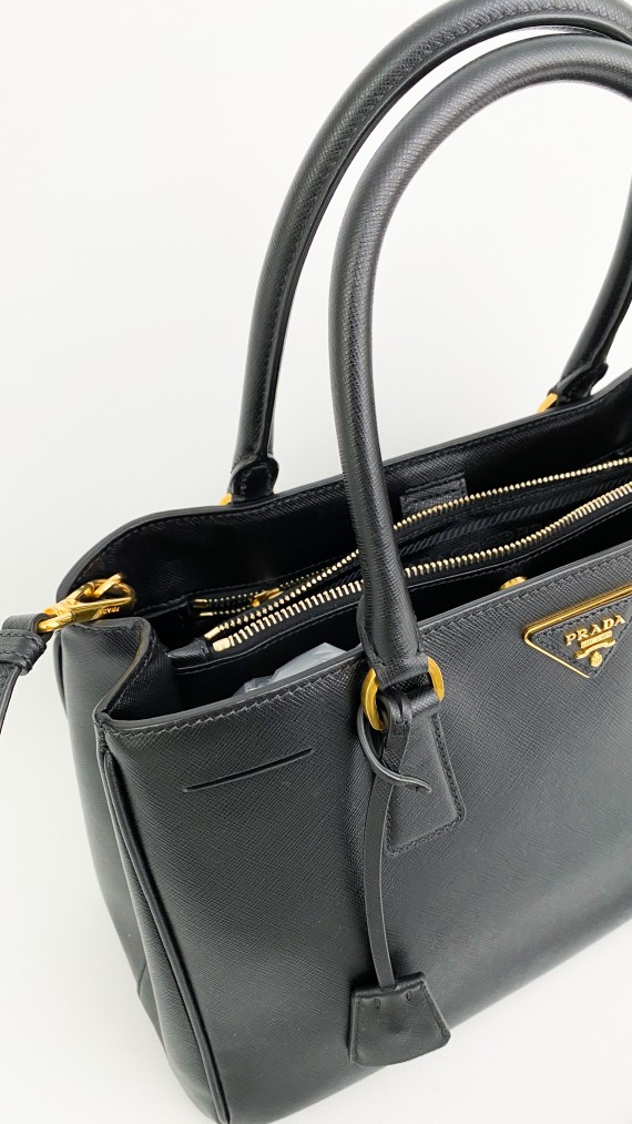 Prada Saffiano Galleria Shoulder Bag