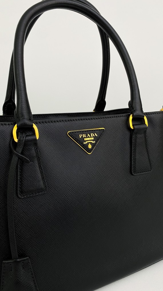 Prada Saffiano Galleria Shoulder Bag
