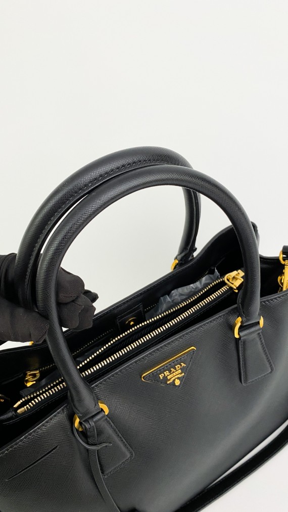 Prada Saffiano Galleria Shoulder Bag