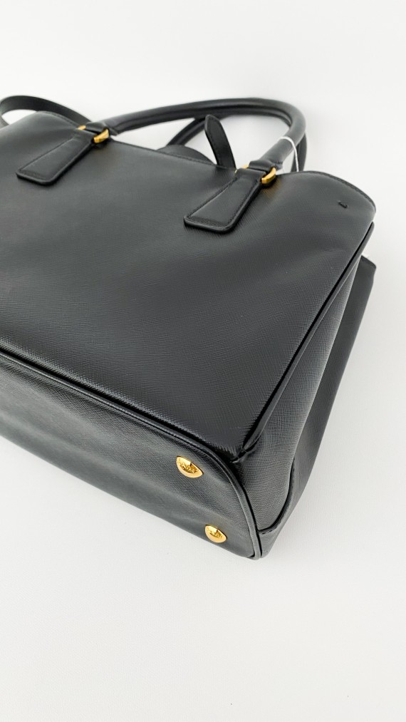 Prada Saffiano Galleria Shoulder Bag