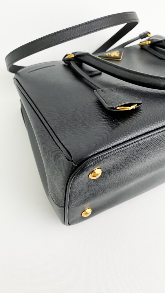 Prada Saffiano Galleria Shoulder Bag