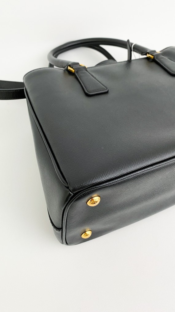 Prada Saffiano Galleria Shoulder Bag