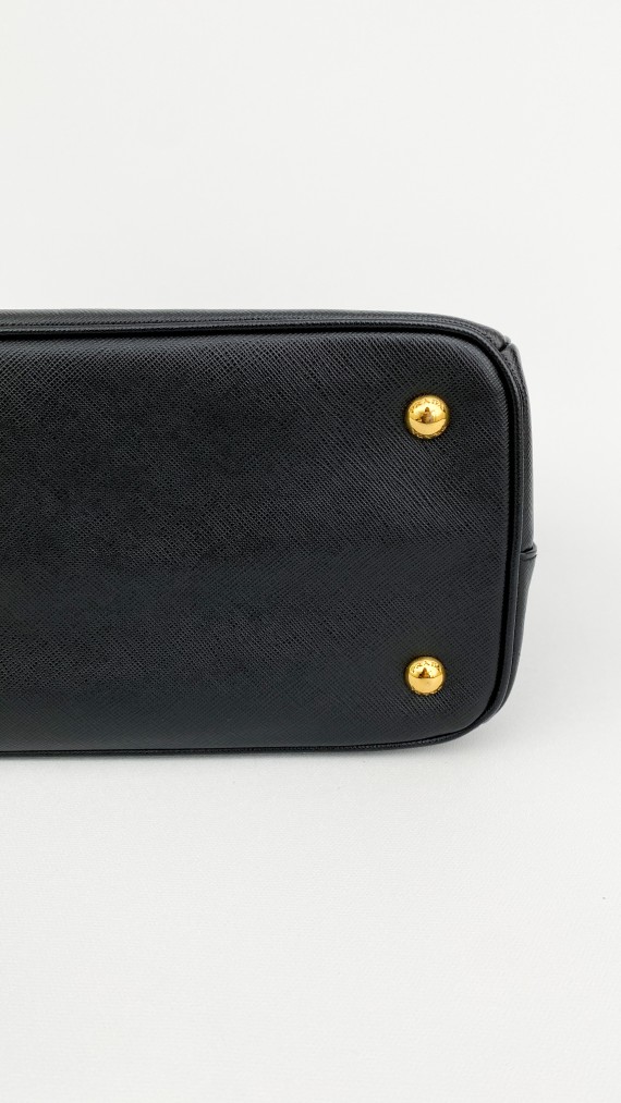 Prada Saffiano Galleria Shoulder Bag