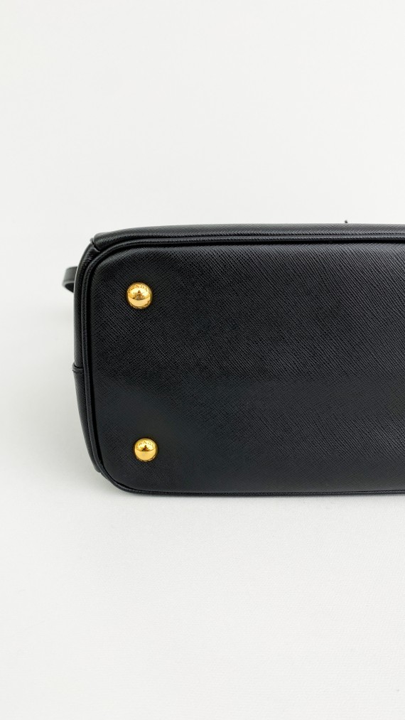 Prada Saffiano Galleria Shoulder Bag