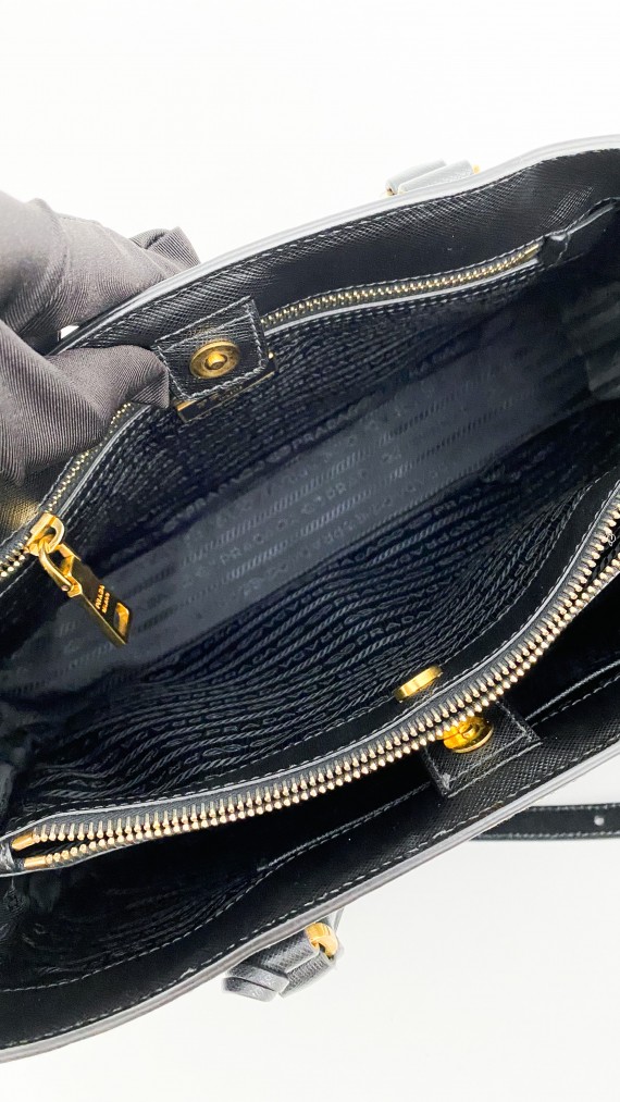 Prada Saffiano Galleria Shoulder Bag