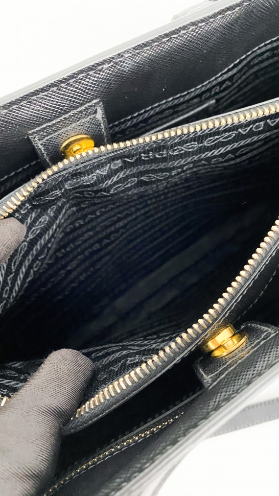 Prada Saffiano Galleria Shoulder Bag