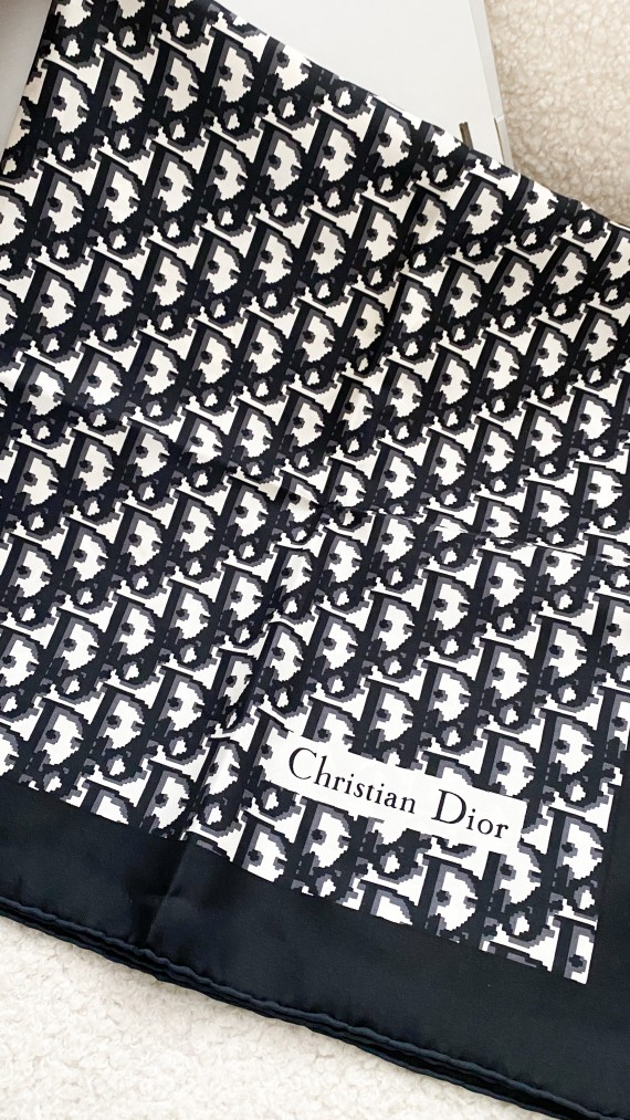 Dior Monogram Silkeskjerf