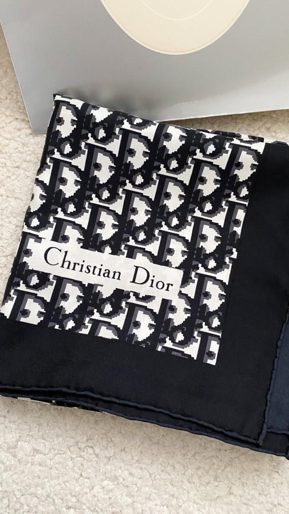 Dior Monogram Silkeskjerf