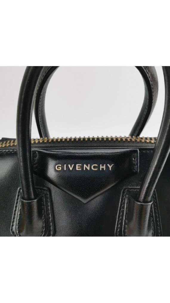 Givenchy Antigona Shoulder Bag