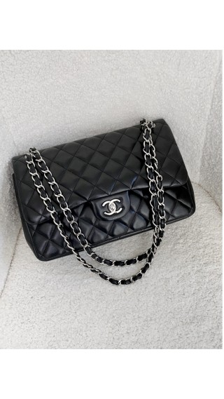 Chanel Jumbo Classic Double Flap Bag