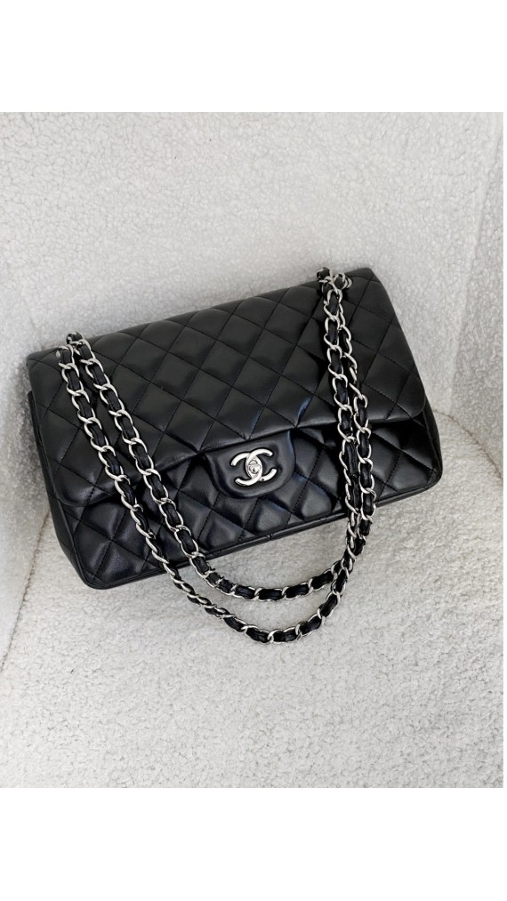 Chanel Jumbo Classic Double Flap Bag
