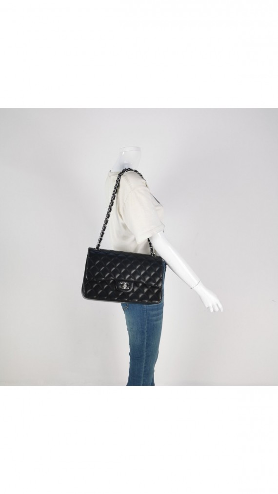 Chanel Jumbo Classic Double Flap Bag