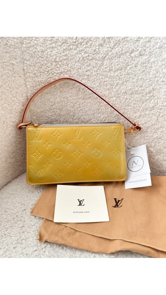 Louis Vuitton Vernis Pochette Bag