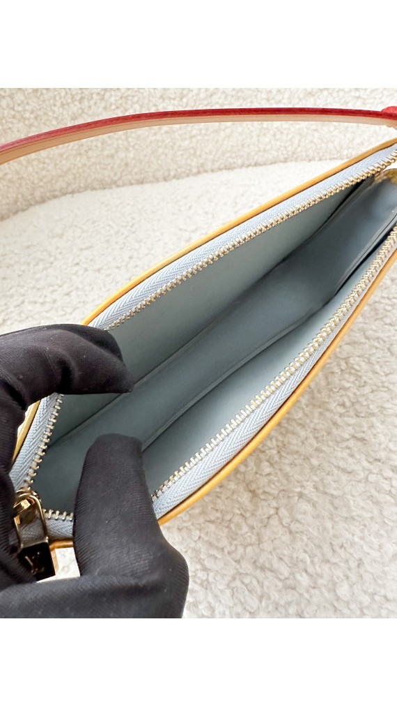 Louis Vuitton Vernis Pochette Bag