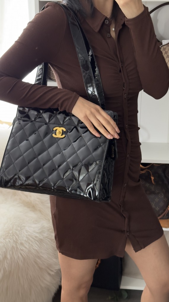 Chanel Shoulder Bag i Patent Leather