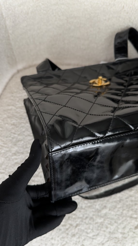 Chanel Shoulder Bag i Patent Leather