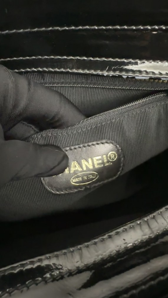 Chanel Shoulder Bag i Patent Leather