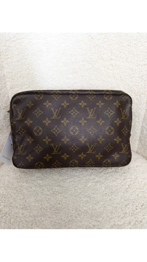 Louis Vuitton Toalettmappe Size 28