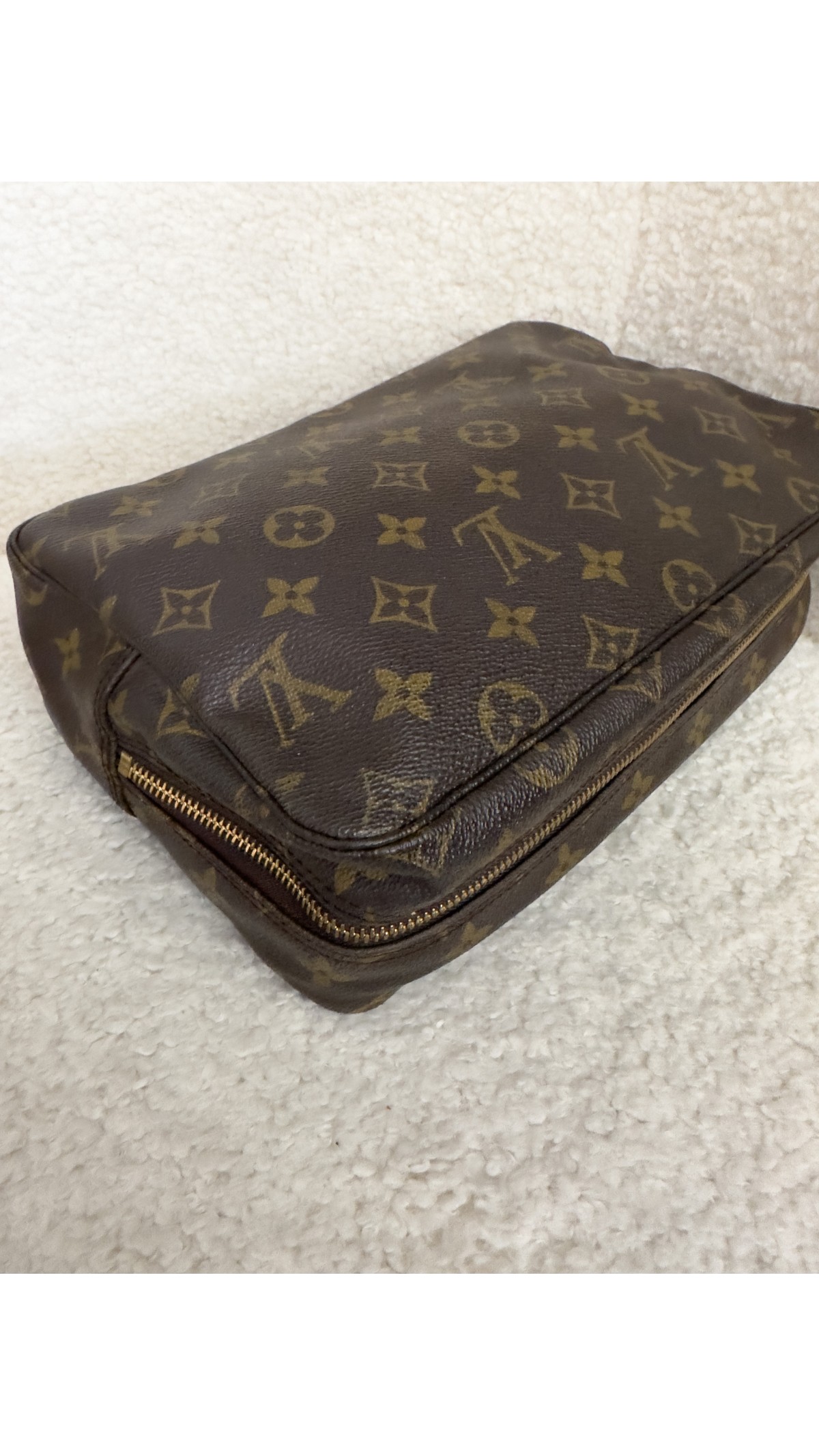 Louis Vuitton Toalett Mappe Size 28