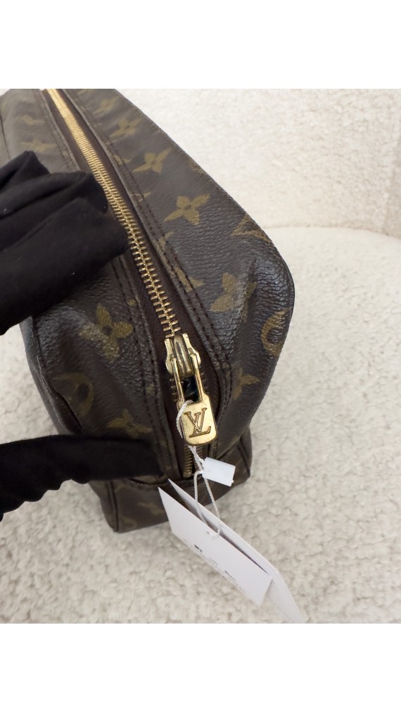 Louis Vuitton Toalettmappe Size 28