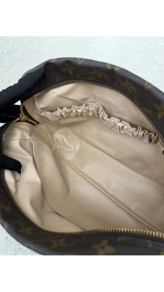 Louis Vuitton Toalettmappe Size 28