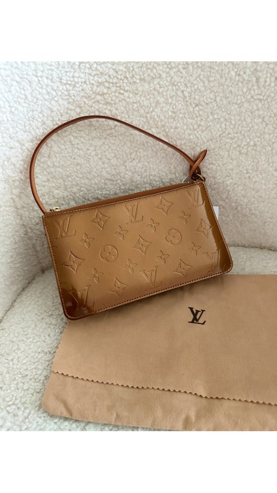 Louis Vuitton Vernis Pochette Bag