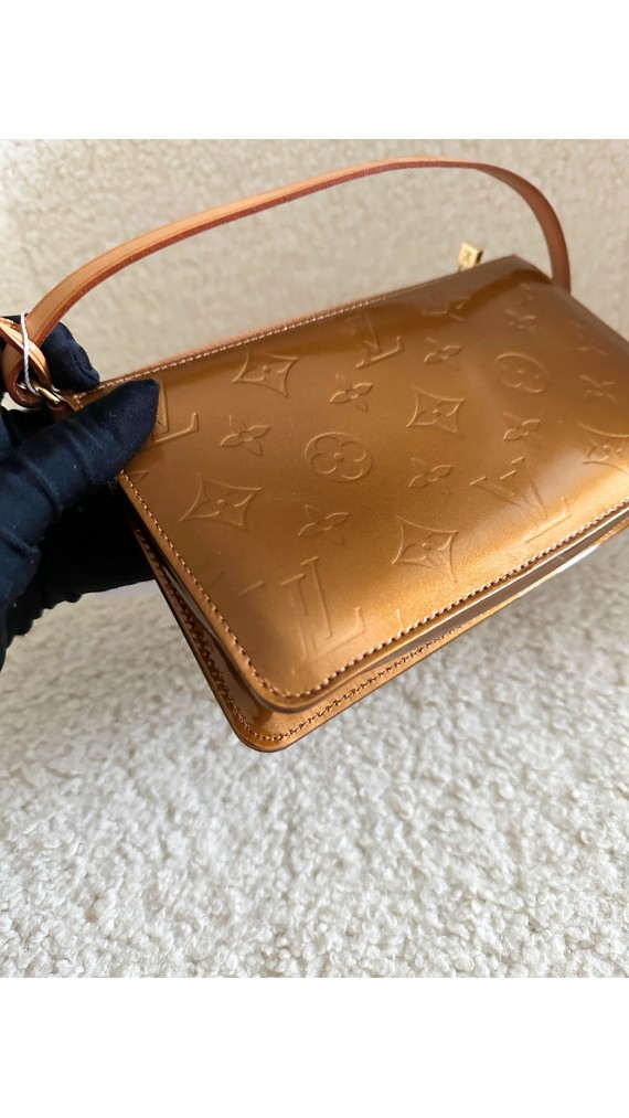 Louis Vuitton Vernis Pochette Bag