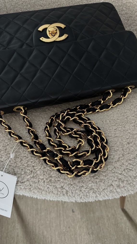 Chanel Vintage Jumbo Single Flap Bag