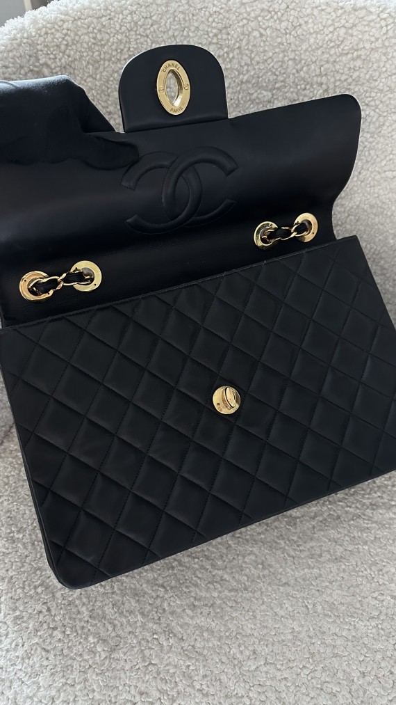 Chanel Vintage Jumbo Single Flap Bag