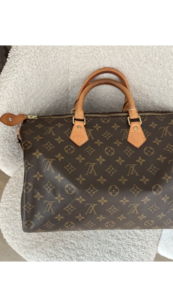 Louis Vuitton Speedy Size 35