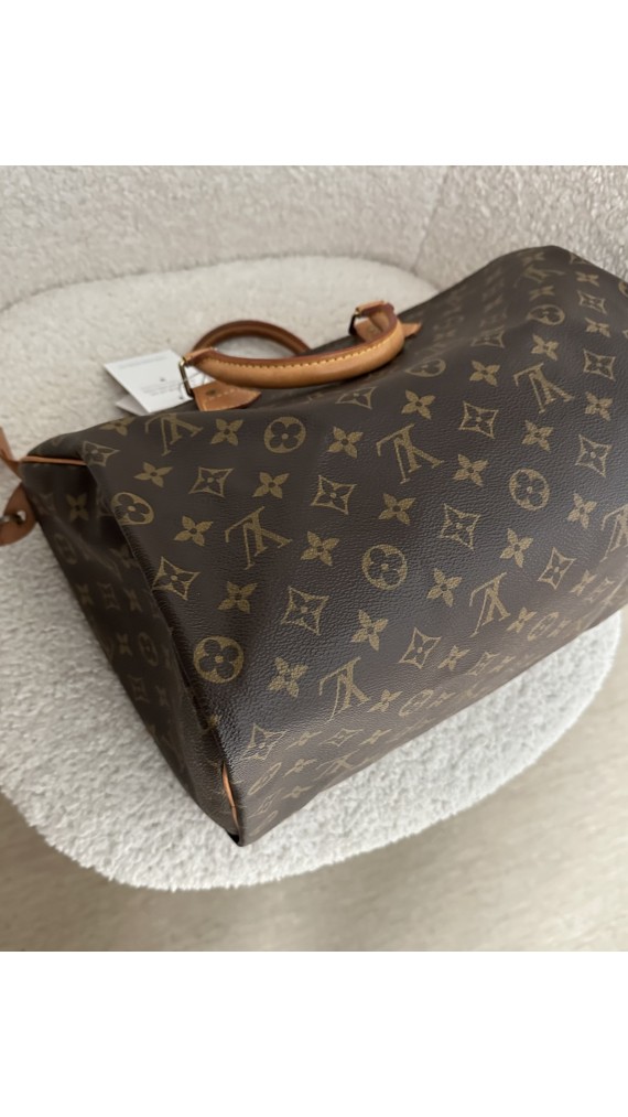 Louis Vuitton Speedy Size 35