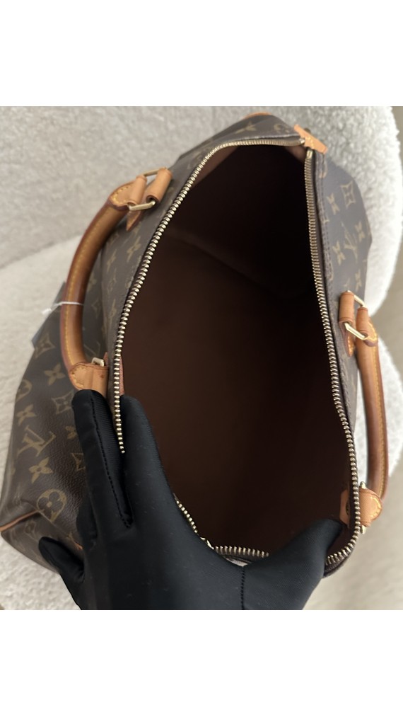 Louis Vuitton Speedy Size 35