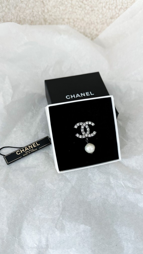 Chanel Brosje