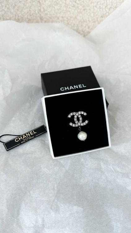 Chanel Brosje