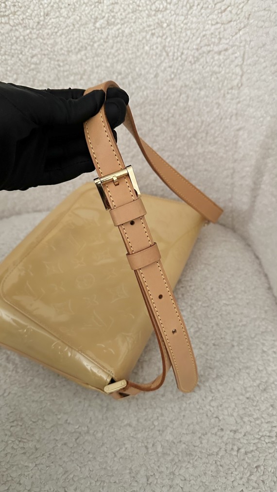 Louis Vuitton Vernis Shoulder Bag