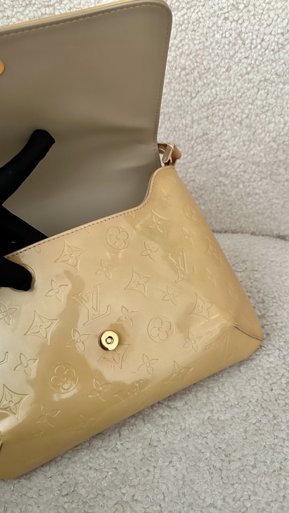 Louis Vuitton Vernis Shoulder Bag
