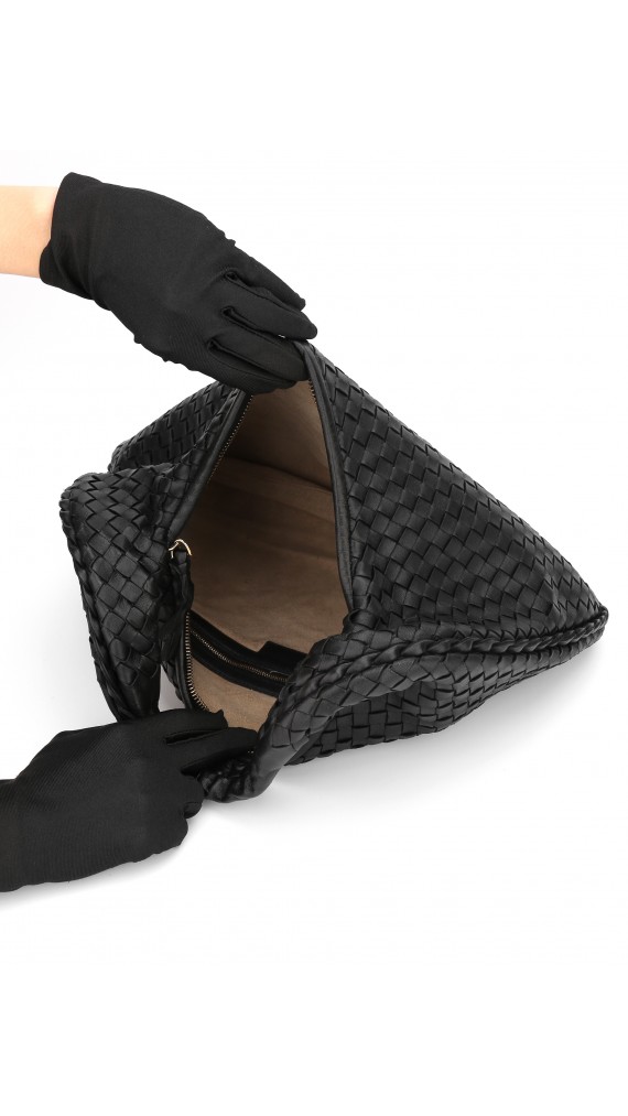 Bottega Veneta Hobo Bag Size Medium