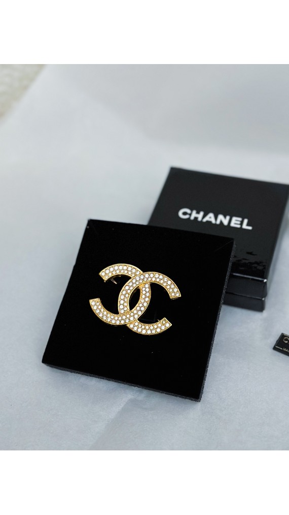 Chanel Brosje