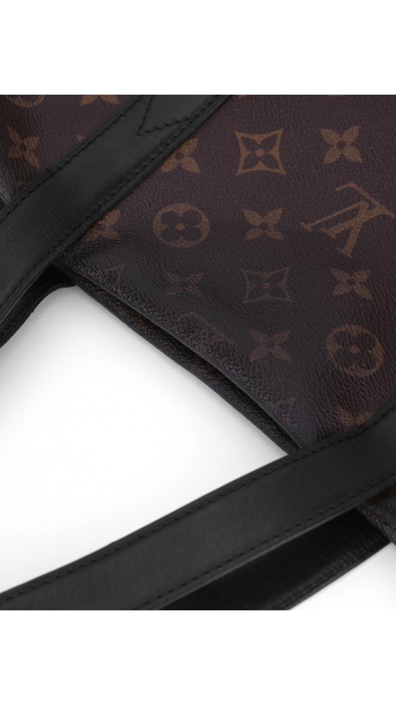 Louis Vuitton Monogram Shoulder bag