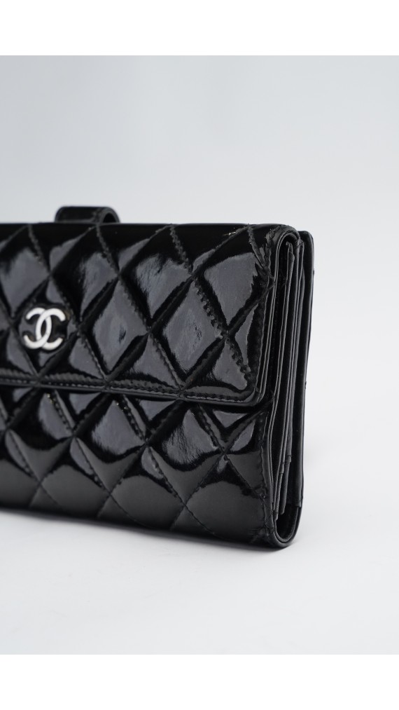 Chanel Lommbok i patent leather