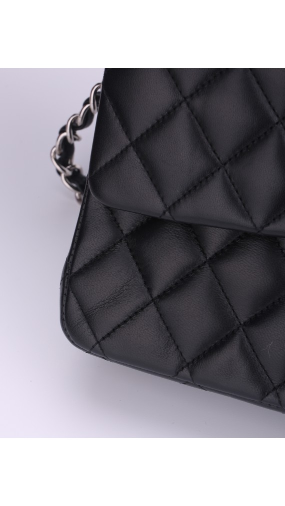 Chanel Classic Double Flap Bag Size Medium