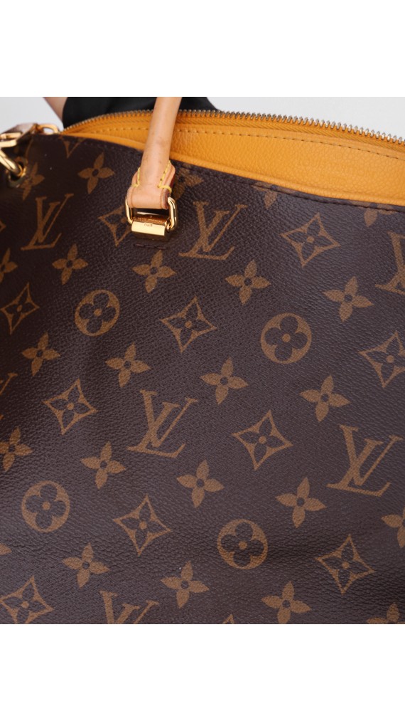 Louis Vuitton Pallas Shoulder Bag